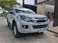 Silver Isuzu D-Max 2015 at 35000 km for sale