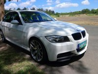 Selling White Bmw 320I 2007 in Tanauan