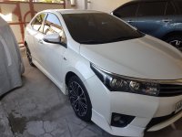 Pearl White Toyota Corolla Altis 2014 for sale in Paranaque 