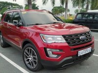 Selling Red Ford Explorer 2017 at 8000 km