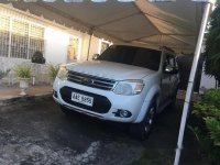 Selling White Ford Everest 2014 Automatic Diesel 