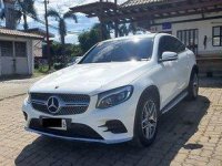 Selling White Mercedes-Benz GLC 250 2019 at 5000 km