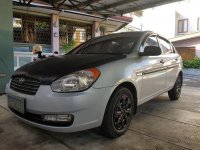 Pearlwhite Hyundai Accent 2004 for sale in Manila