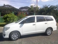 Selling White Toyota Innova 2015 in Pasig