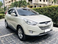 Selling White Hyundai Tucson 2013 in Pasig