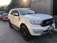 Selling White Ford Everest 2016 in Manila