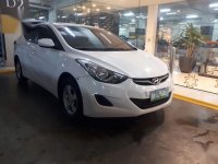 White Hyundai Elantra 2012 for sale in Santo Tomas