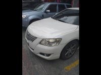 White Toyota Camry 2007 Sedan at 98000 for sale