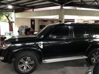 Selling Black Ford Everest 2012 at 87000 km 
