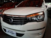 Pearl White Ssangyong Rodius 2017 for sale in Automatic