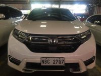 Selling White Honda Cr-V 2018 in Mandaluyong