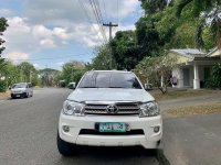 White Toyota Fortuner 2011 for sale in Manila