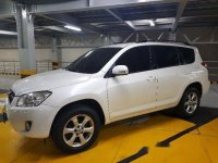 White Toyota Rav4 2011 for sale in Automatic