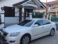 Selling White Toyota Camry in Lapu-Lapu