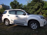 Selling Silver Isuzu Mu-X in San Pablo