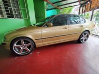 Selling Beige Bmw 318I in Las Piñas