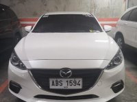 White Mazda 3 for sale in Parañaque