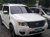 Selling White Ford Everest in Santa Maria