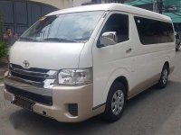 Selling White Toyota Grandia in Quezon City