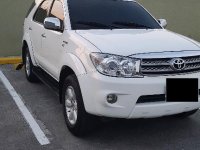 White Toyota Fortuner 2010 for sale in Pandi