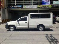 Selling White Toyota Hilux in Quezon City