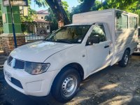 Selling White Mitsubishi Pajero in Quezon City