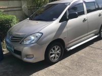 Silver Toyota Innova for sale in Las Piñas