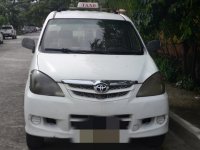 Pearl White Toyota Avanza 1.5 (A) 2011 for sale in Taguig