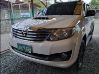 Selling White Toyota Fortuner 2014 SUV at 80000 km in Laguna