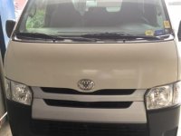 Selling White Toyota Hiace 2017 in Calamba