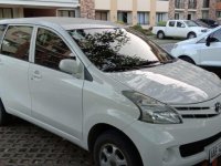 Selling White Toyota Avanza in Cebu City