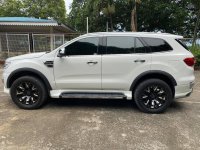 Selling White Ford Everest in Manila