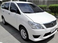White Toyota Innova for sale in Mandaluyong 