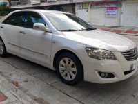 Selling White Toyota Camry in Quezon City