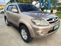 Selling Gold Toyota Fortuner 2006 SUV in Manila