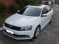 White Volkswagen Jetta 2017 for sale in Parañaque