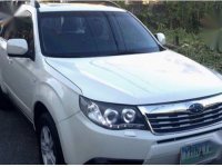 Selling Pearl White Subaru Forester 2010 in Pasig