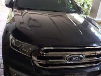 Selling Black Ford Everest 2017 in Angat