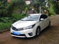 Selling Pearl White Toyota Corolla Altis 2016 in Manila