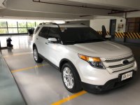 Selling White Ford Explorer 2014 in Makati