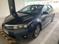 Selling Black Toyota Corolla Altis 2015 in Manila