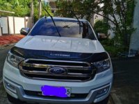 Selling White Ford Everest 2016 in Pasig