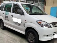 White Toyota Avanza 2011 for sale in Quezon