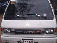 Selling White Mitsubishi L300 2014 in Marikina
