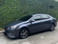 Selling Toyota Corolla Altis 2018