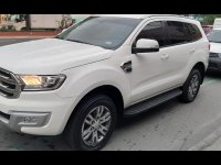 Selling White Ford Everest 2018 in Quezon