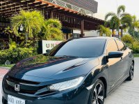 Selling Honda Civic 2018