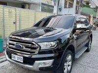 Selling Black Ford Everest 2017 in Quezon