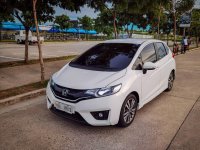 Selling White Honda Jazz 2017 in Quezon