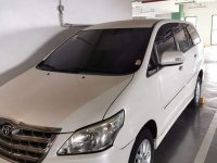 Selling White Toyota Innova 2014 in Manila